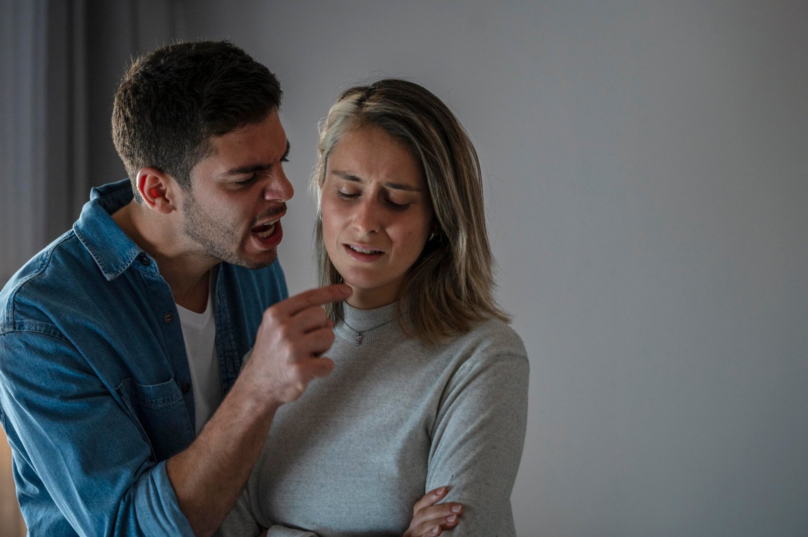 esposa-y-esposo-peleando
